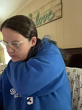 Snapshot of velvetta_ chatting on 11.18.25 velvetta online show from 11.18.25