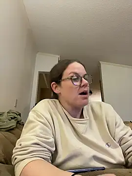 Snapshot of velvetta_ chatting on 11.24.25 velvetta online show from 11.24.25