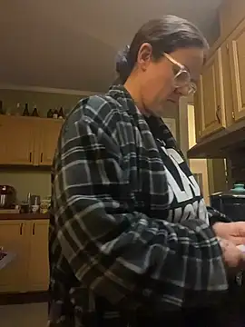 Snapshot of velvetta_ chatting on 11.30.25 velvetta online show from 11.30.25