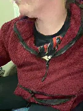 Snapshot of velvetta_ chatting on 12.19.25 velvetta online show from 12.19.25