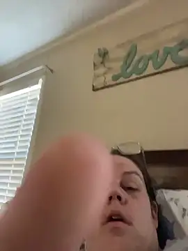 Snapshot of velvetta_ chatting on 12.22.25 velvetta online show from 12.22.25