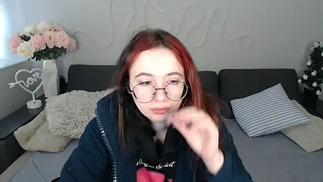 Snapshot of Mini_Diva chatting on 01.11.26 Mini Diva online show from 01.11.26