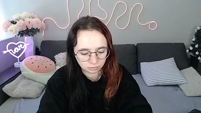 Snapshot of Mini_Diva chatting on 01.18.26 Mini Diva online show from 01.18.26