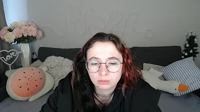 Mini Diva online show from 04.24.26