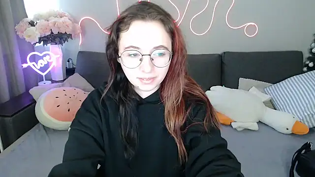 Mini Diva online show from 04.26.26