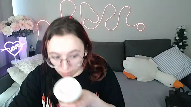 Mini Diva online show from 05.05.26