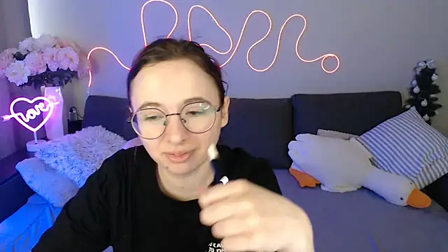 Mini Diva online show from 05.06.26