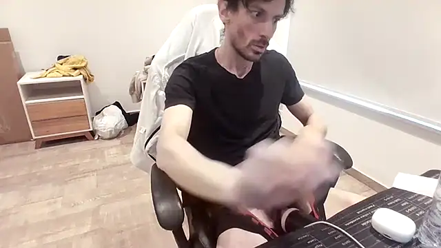 nicolaaaaas online show from 10.24.25