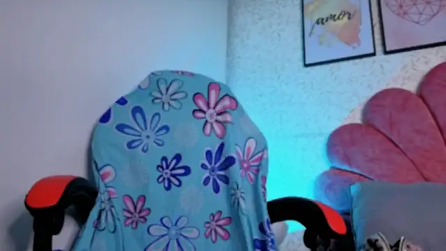 Snapshot of luly_pink chatting on 06.17.26 luly pink online show from 06.17.26