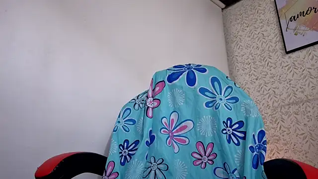 Snapshot of luly_pink chatting on 07.16.26 luly pink online show from 07.16.26