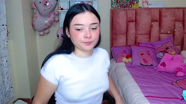 Snapshot of nahia__2 chatting on 02.21.25 nahia 2 online show from 02.21.25