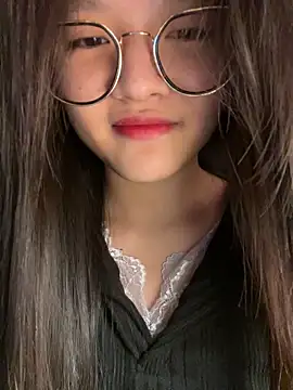 Krixxi22 online show from 11.19.25