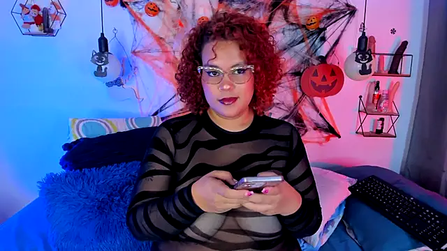 monicabbw  online show from 10.25.25