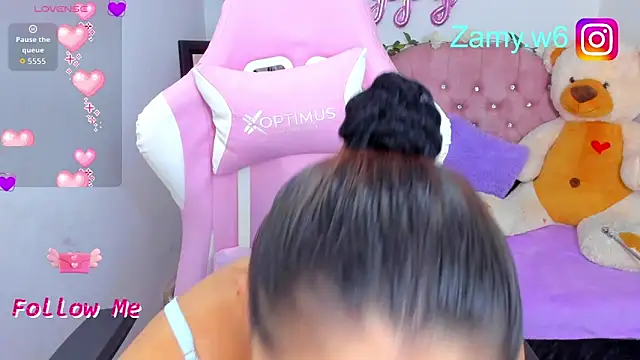 Snapshot of karla_cute01 chatting on 09.15.25 karla cute01 online show from 09.15.25