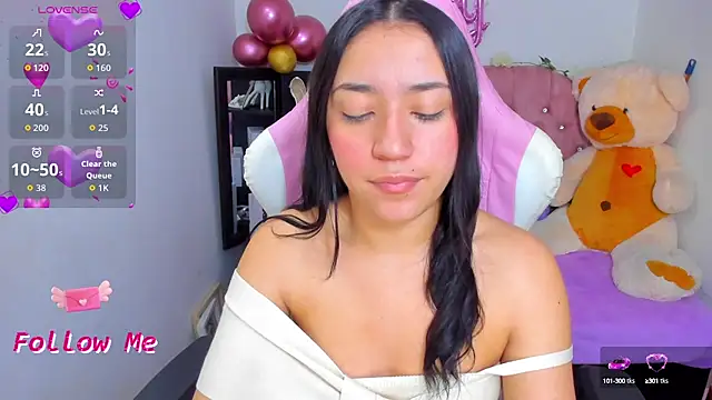 Snapshot of karla_cute01 chatting on 10.13.25 karla cute01 online show from 10.13.25