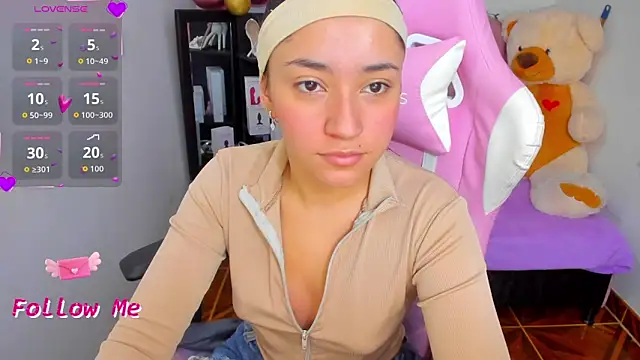 Snapshot of karla_cute01 chatting on 10.14.25 karla cute01 online show from 10.14.25