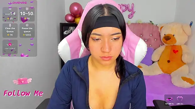 Snapshot of karla_cute01 chatting on 10.17.25 karla cute01 online show from 10.17.25