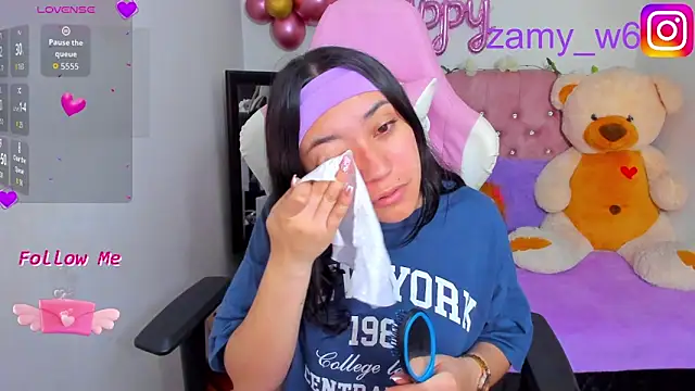 Snapshot of karla_cute01 chatting on 10.24.25 karla cute01 online show from 10.24.25