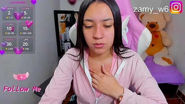 karla cute01 online show from 11.21.25