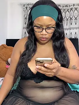 MimiCurves online show from 04.29.26