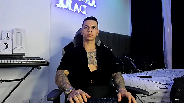 Aron Dark online show from 01.25.25