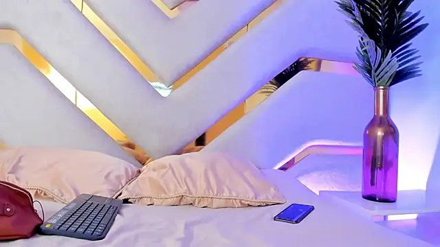 Snapshot of AilynMiller chatting on 12.04.24 AilynMiller online show from 12.04.24