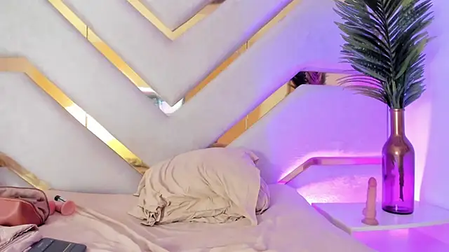 Snapshot of AilynMiller chatting on 01.23.25 AilynMiller online show from 01.23.25