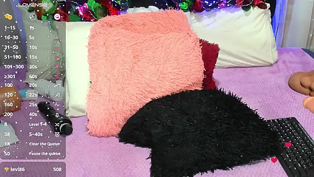 Snapshot of Hanna_horny_ chatting on 12.26.24 Hanna horny online show from 12.26.24