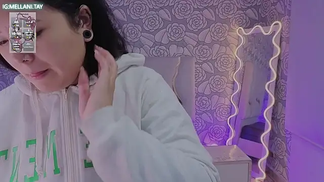 Snapshot of Mellani_tay chatting on 03.12.26 Mellani tay online show from 03.12.26