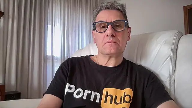 Snapshot of Britmi chatting on 02.15.26 Britmi online show from 02.15.26