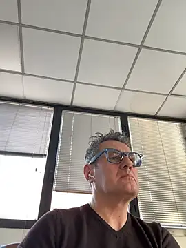 Snapshot of Britmi chatting on 02.27.26 Britmi online show from 02.27.26