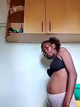 LOVELY-2BERRY online show from 10.27.25