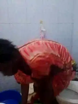 LOVELY-2BERRY online show from 04.18.26