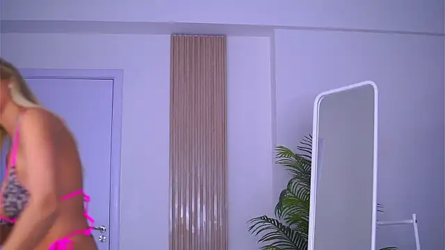 LovingBlondie online show from 02.03.25