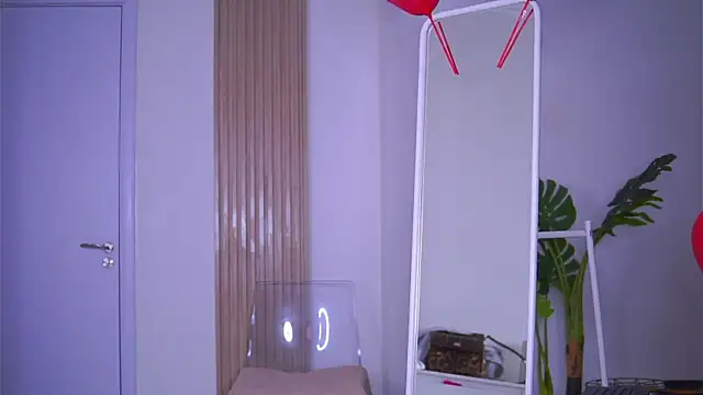 LovingBlondie online show from 02.14.25