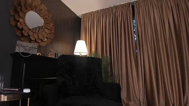 Snapshot of LovingBlondie chatting on 07.24.26 LovingBlondie online show from 07.24.26