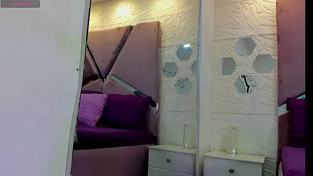 Charlotte Ice1 online show from 09.27.25