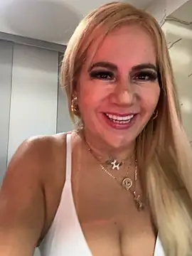 LARIANA RIVERA23 online show from 06.30.26