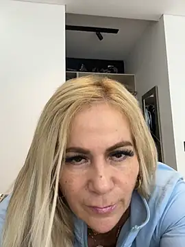 LARIANA RIVERA23 online show from 07.07.26