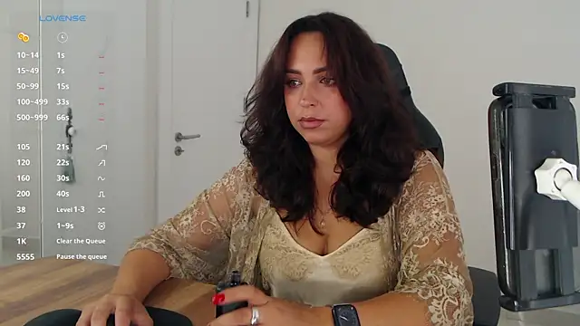  Just a queen 3 online show from 07.31.26