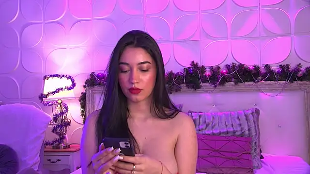 Snapshot of Amy_Sin chatting on 12.17.24 Amy Sin online show from 12.17.24