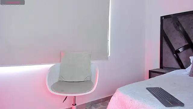 Snapshot of CandyMeyerss_ chatting on 01.31.25 CandyMeyerss online show from 01.31.25