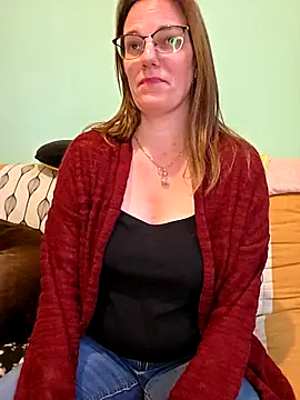 SpiceLea online show from 12.04.25