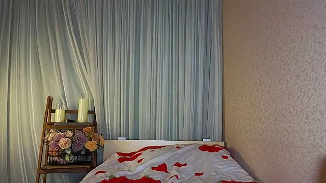 LillyPie8  online show from 12.24.24