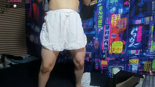 Snapshot of rosse_2504 chatting on 02.05.25 rosse 2504 online show from 02.05.25