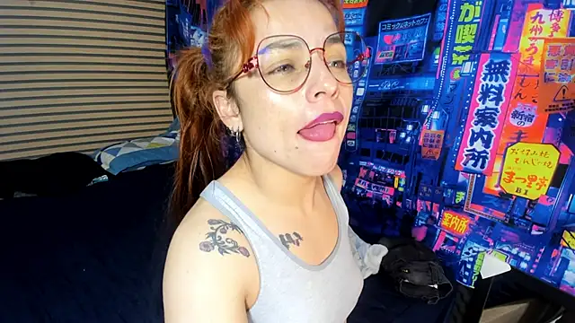 Snapshot of rosse_2504 chatting on 02.21.25 rosse 2504 online show from 02.21.25