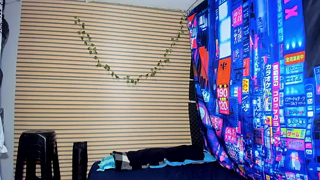 Snapshot of rosse_2504 chatting on 03.08.25 rosse 2504 online show from 03.08.25