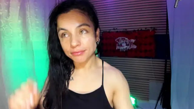 Snapshot of rosse_2504 chatting on 10.04.25 rosse 2504 online show from 10.04.25