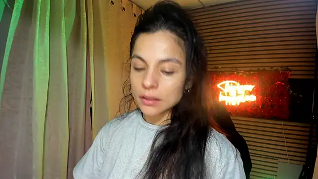 Snapshot of rosse_2504 chatting on 10.21.25 rosse 2504 online show from 10.21.25