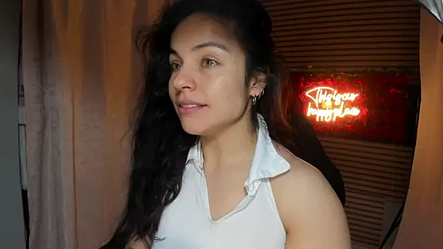 Snapshot of rosse_2504 chatting on 11.21.25 rosse 2504 online show from 11.21.25